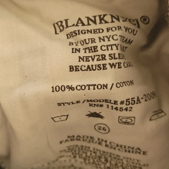 NWT BLANK NYC Stagger Hem Straight Leg Jeans Size 26 - Picture 8 of 8